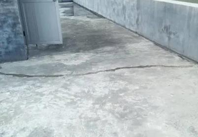 石渠楼顶漏水维修公司分享下如何解决卫生间隐蔽部位漏水的问题?